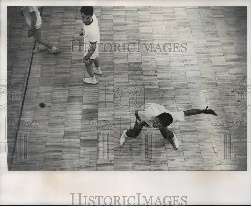 1964 Chuck Kostrivas Returns Shot in Handball Association Tournament - Historic Images