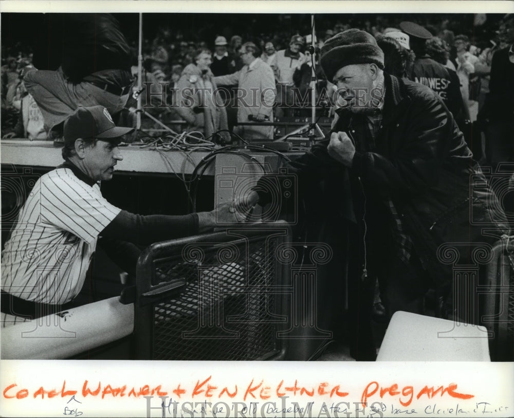 1982 Press Photo Milwaukee Brewers&#39; Bob Warner &amp; Kevin Keltner pregame- Historic Images