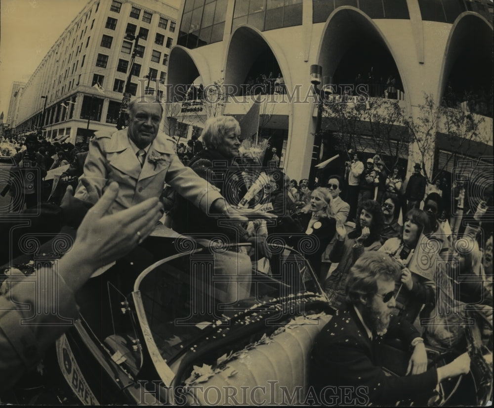 1982 Press Photo Parade for Milwaukee Brewers&#39; World Series run in Milwaukee - Historic Images