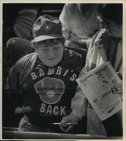 1984 Press Photo Brewer's fan Mark Weinfurter at last 1984 game, County Stadium- Historic Images