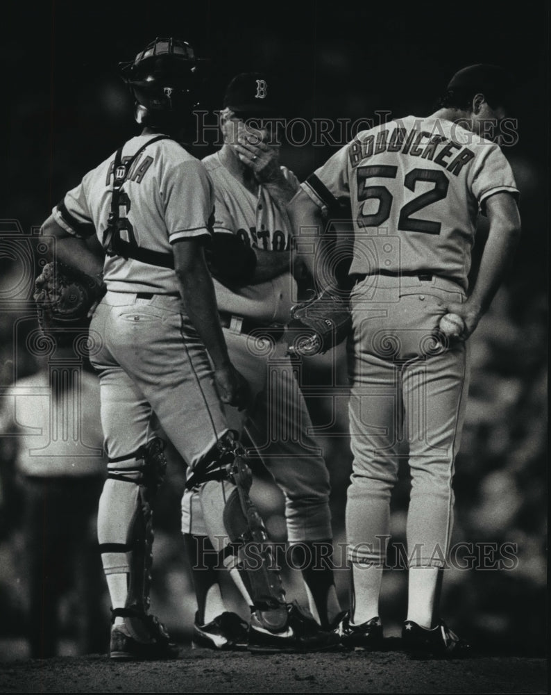 1990 Press Photo Boston manager Joe Morgan, players Mike Boddicker & Tony Pena - Historic Images