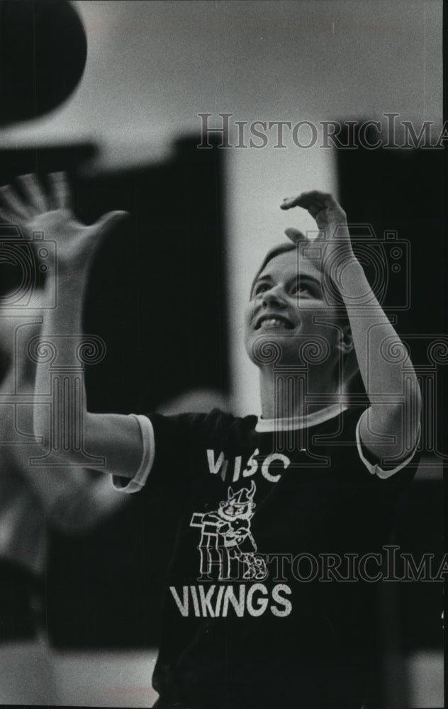 1977 Press Photo Wisconsin Lutheran basketball player Sue Otto - mjt11552- Historic Images