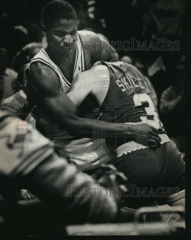 1988 Press Photo Bucks Jay Humphries and Pacer&#39;s Scott Skiles - mjt11727 - Historic Images