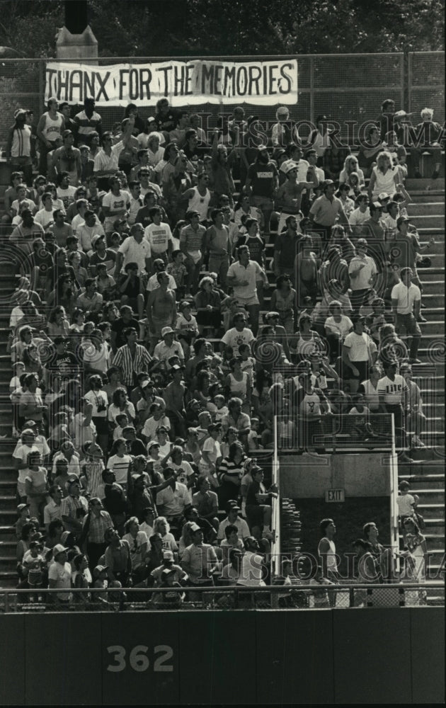 1987 Press Photo Brewer fans stand for home run against Boston, Milwaukee.- Historic Images