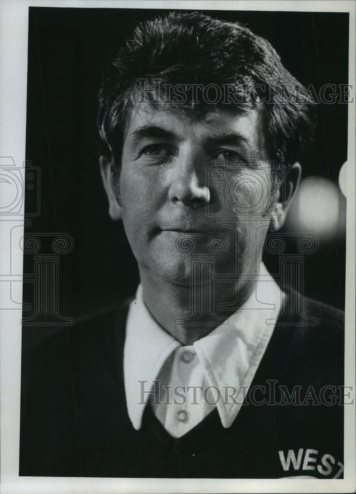 1975 Press Photo Tom Janssen Wauwatosa West Football Coach. - mjt11916 - Historic Images