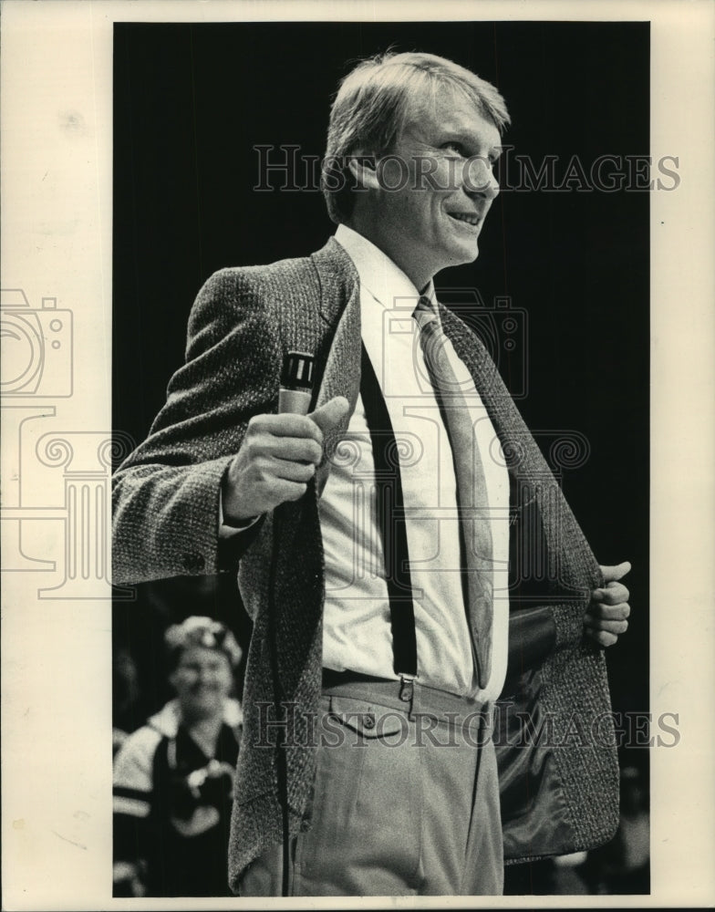 1986 Press Photo A trimmed down Don Nelson of the Milwaukee Bucks - Historic Images