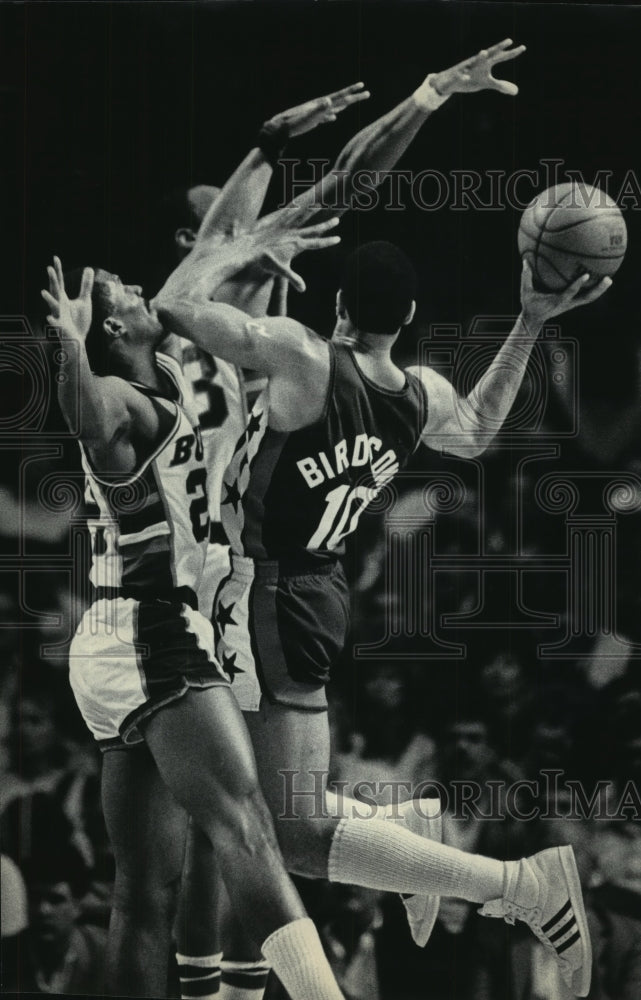 1986 Press Photo Basketball Playoffs' Ricky Pierce, Alton Lister, Otis Birdsong- Historic Images