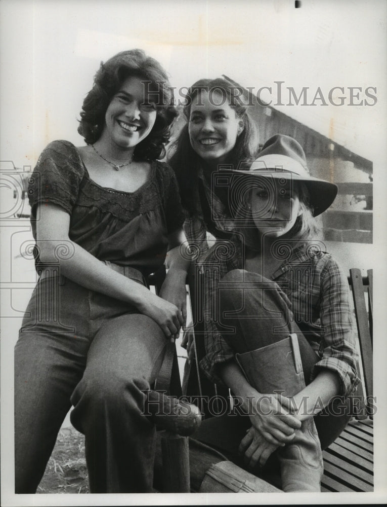 1978 Press Photo Laurie Heineman with &quot;Loose Change&quot; co-stars - mjt12181 - Historic Images
