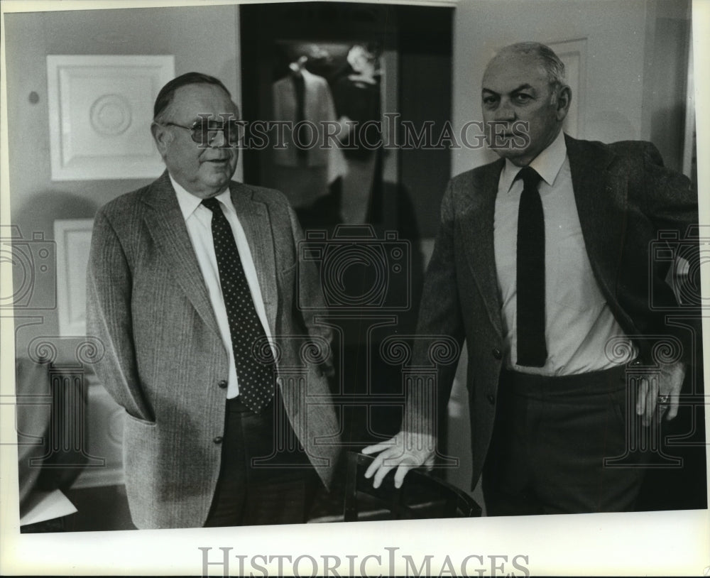1984 Press Photo Packers&#39; Judge Robert Parins (president) and Tony Canedo(vice).- Historic Images