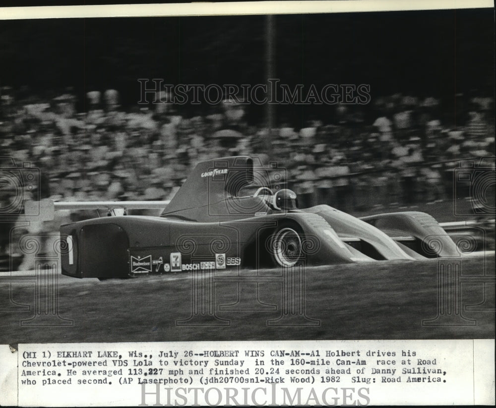 1982 Press Photo Al Roberts drives his VDS Lola at Road America race, Wisconsin - Historic Images