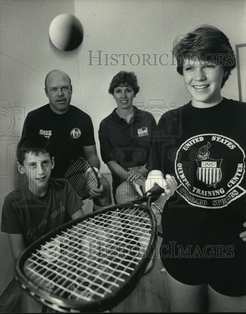 1986 Press Photo The Pellowski Family - Evan, Jim, Carol, and Cara - mjt12827- Historic Images