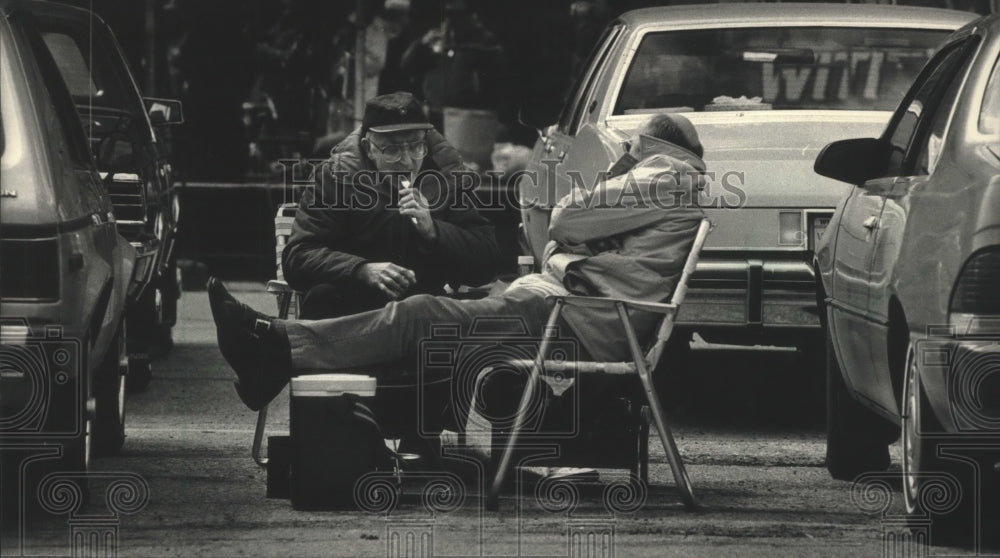 1988 Press Photo Brewer fans Emil Lund &amp; Daniel Zimmer Menomonee Falls tailgate- Historic Images