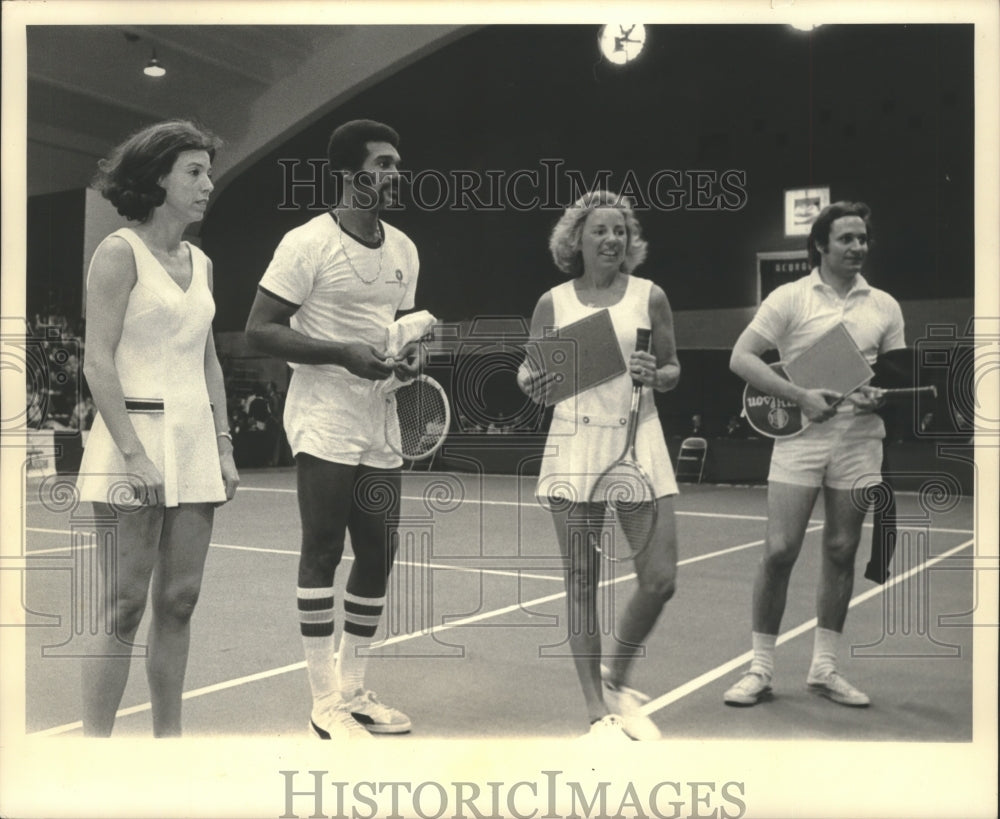 1975 Tennis Benefit Has Ethel Kennedy, Bob Woodward, Roy Jefferson - Historic Images