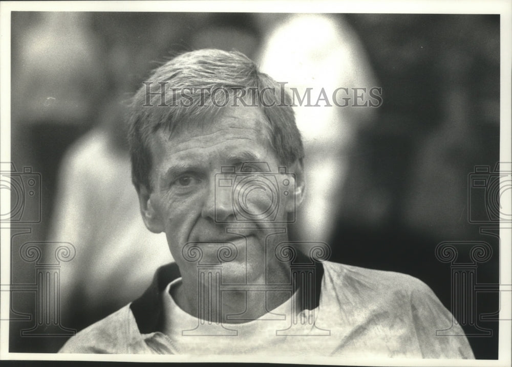 1990 Press Photo Kettle Moraine Girls Track and CC Coach Pete Nielsen- Historic Images
