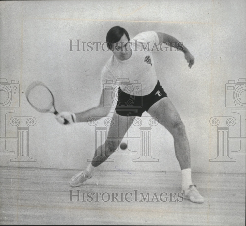 1977 Racquet Ball Club&#39;s Paul Ernst demonstrates forehand stroke - Historic Images