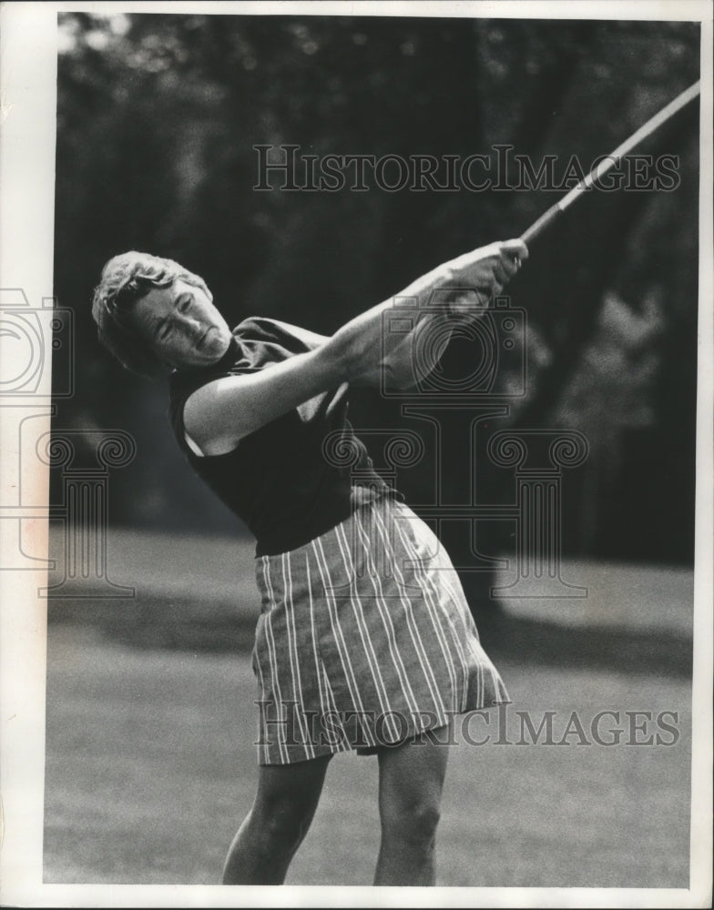 1972 Press Photo Mary Ryan, Waukesha School Teacher at Greenfield Park - Historic Images