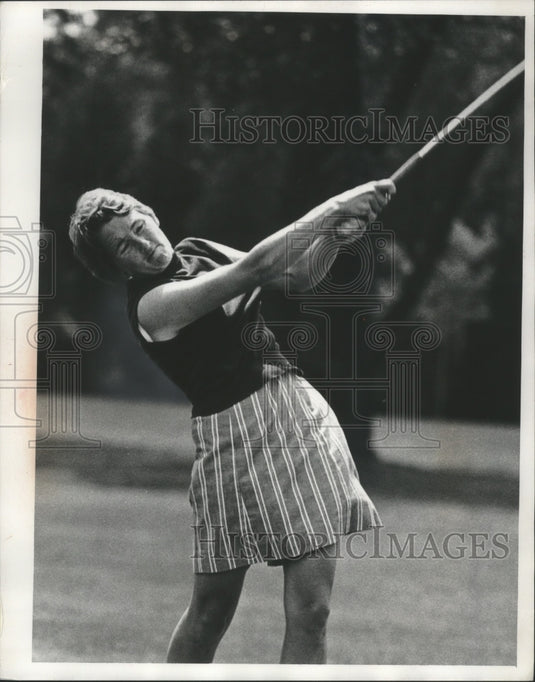 1972 Press Photo Mary Ryan, Waukesha School Teacher at Greenfield Park - Historic Images
