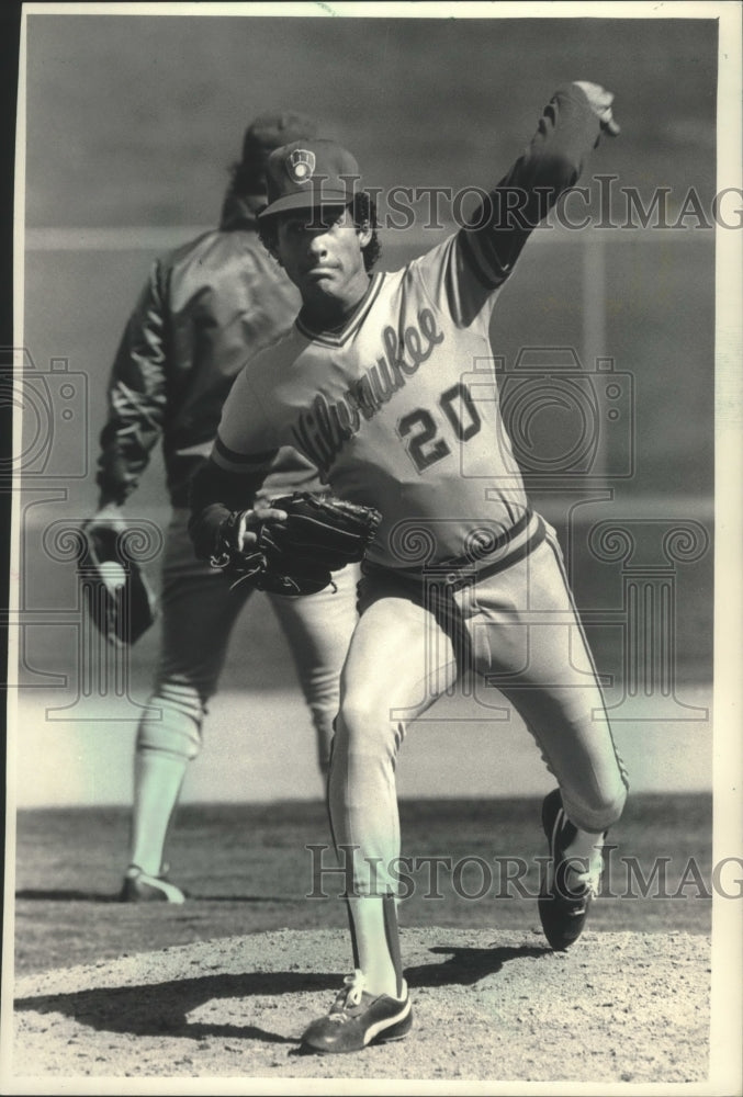 1987 Press Photo Brewers pitcher Juan Nieves winding up to deliver a pitch.- Historic Images