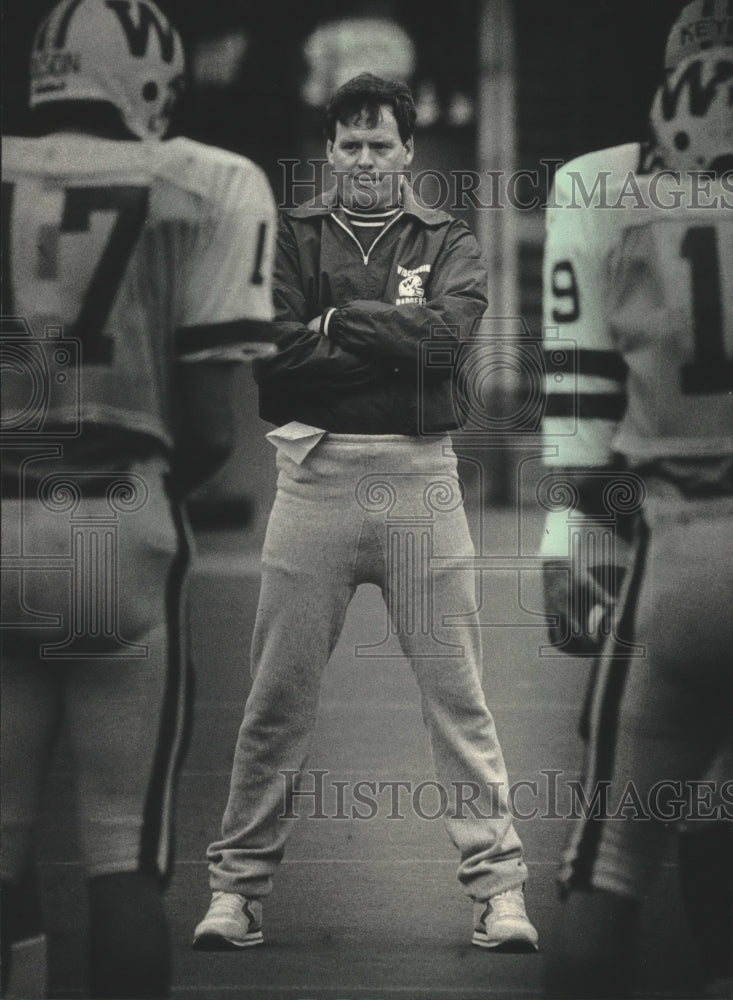 1987 Press Photo UW Badgers football coach Don Morton faces his players- Historic Images