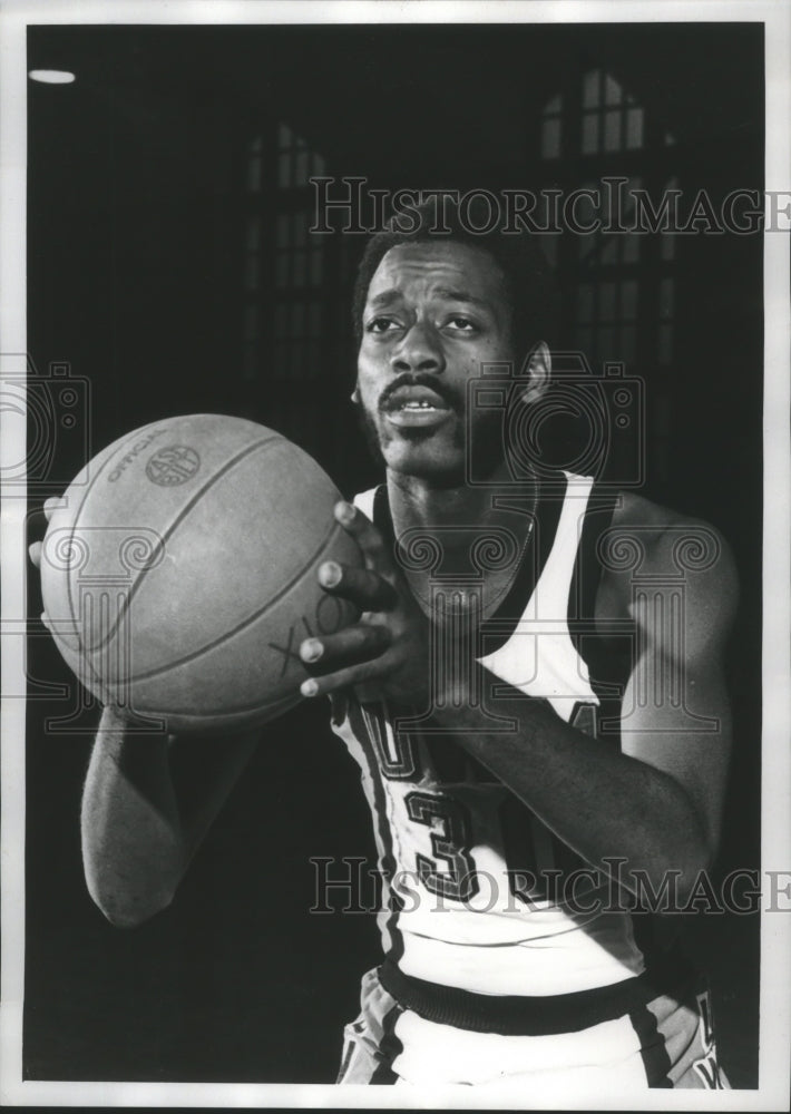 1975 Press Photo UWM basketball player, Vince Jordan - mjt14050 - Historic Images