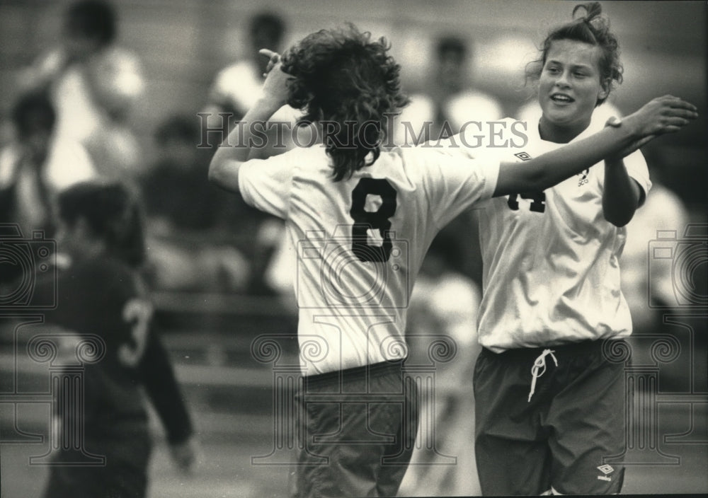 1991 Press Photo Blackshirts High School soccer players celebrate their victory - Historic Images