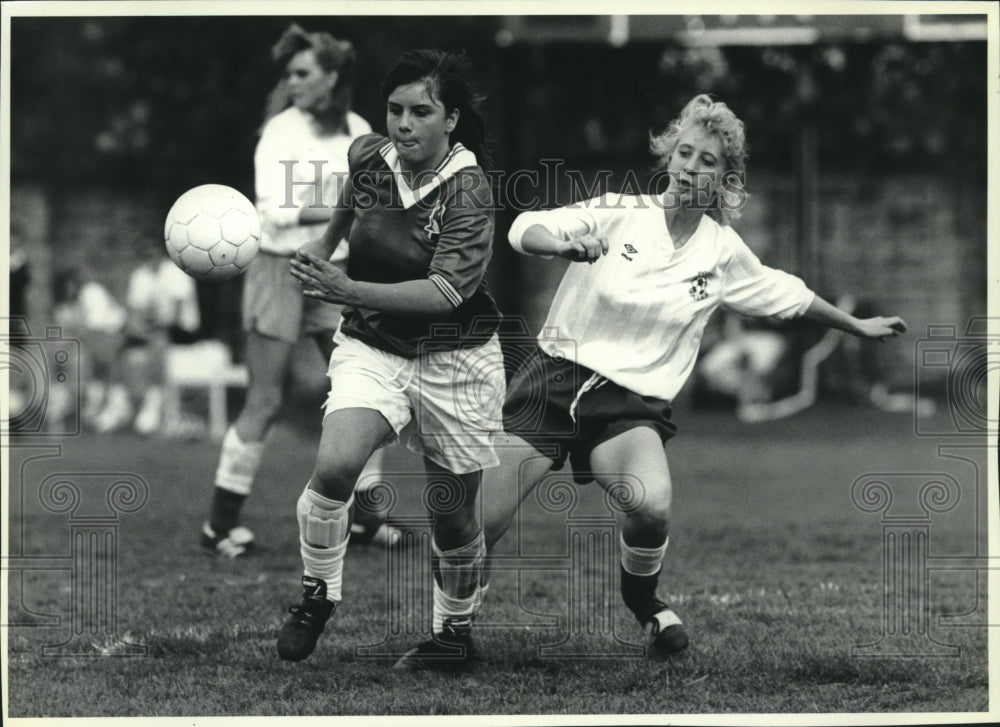 1990 Press Photo Waukesha Northstars dominate against Port Washington - Historic Images