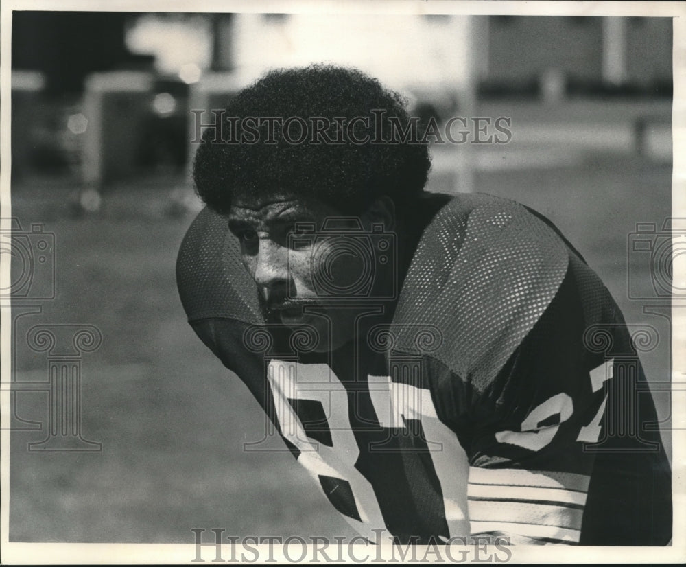 1973 Press Photo Football Player Alden Roche Takes a Knee - mjt14689 - Historic Images