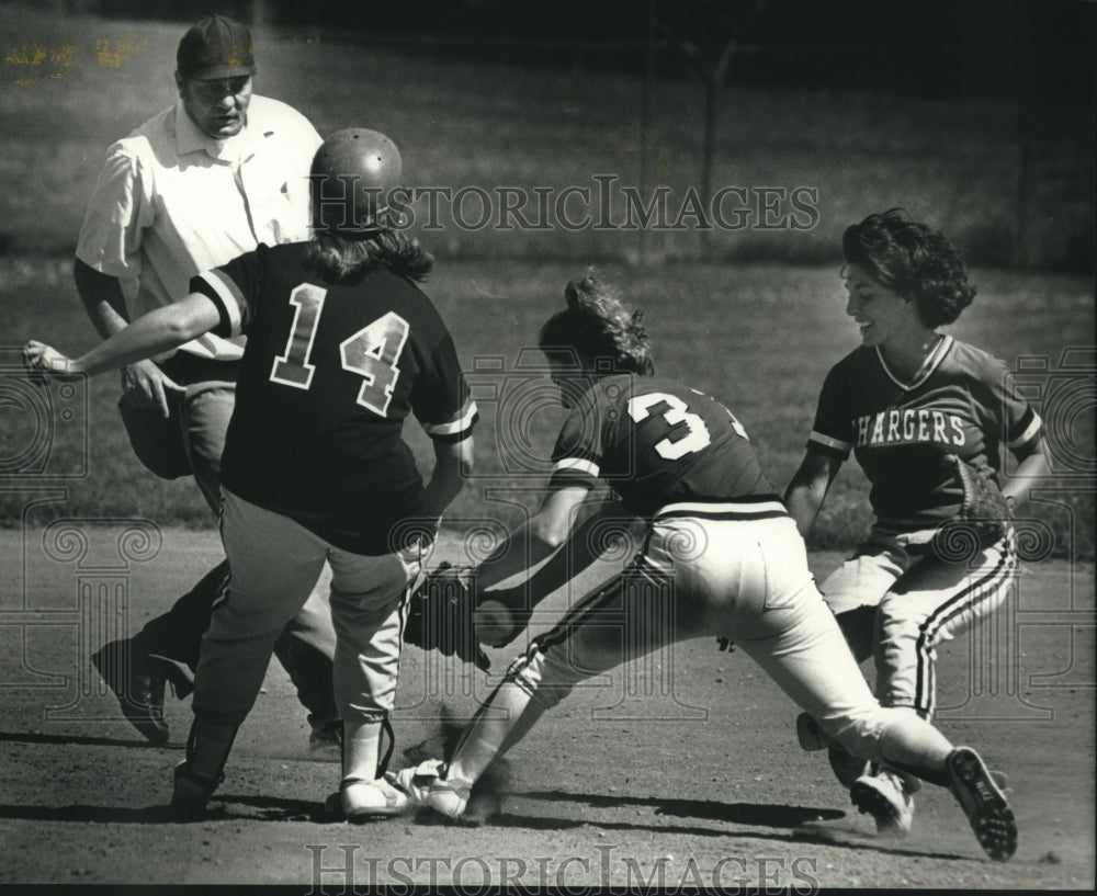 1990 Press Photo Waukesha South's Robyn Borgealt Called Out Against Birkholz - Historic Images