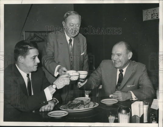 1958 Cubs baseball's Clarence Rowland, company after Chicago meeting - Historic Images