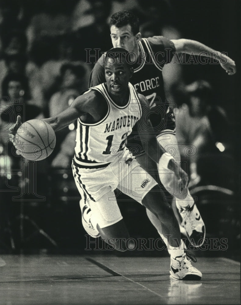 1987 Press Photo Marquette&#39;s Michael Sims on a fast break against Air Force- Historic Images