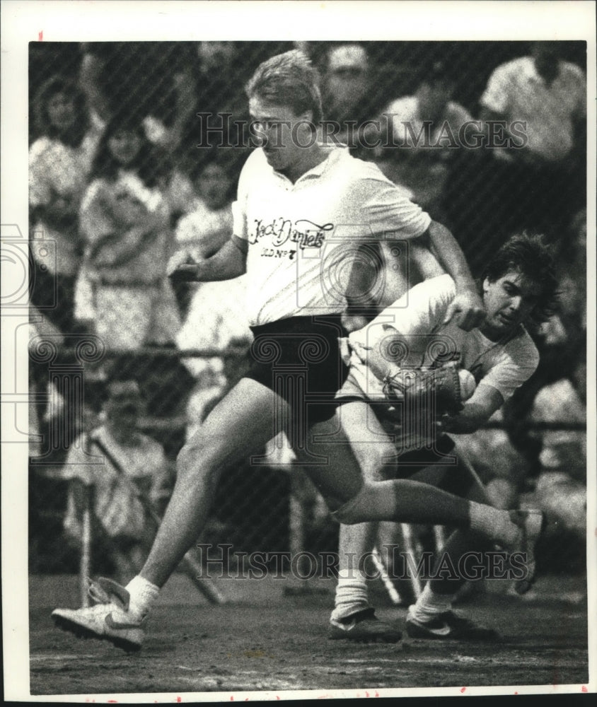 1990 Press Photo Softball players Keith Stellhorn &amp; Eric Pearson in action- Historic Images