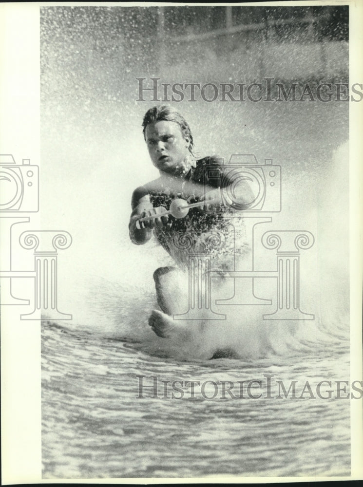 1983 Press Photo Brown Deer water skier, Mike Seipel - mjt15740 - Historic Images