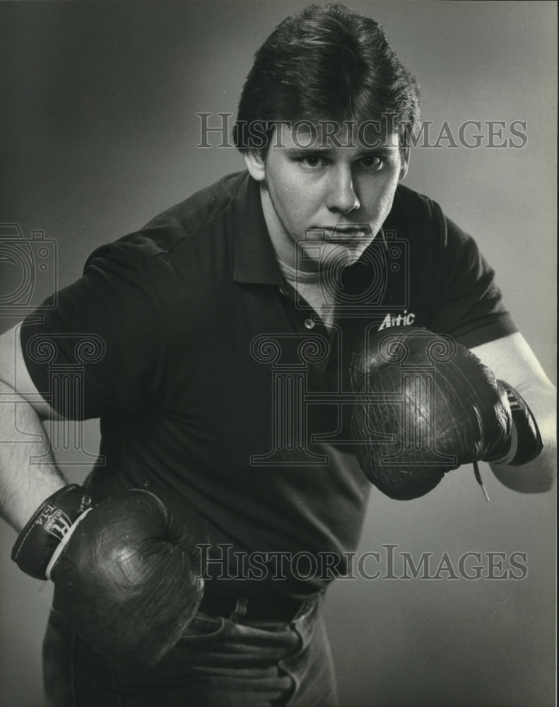 1983 Press Photo Al Schmeling, UWM student hopes to get into boxing. - mjt15812 - Historic Images