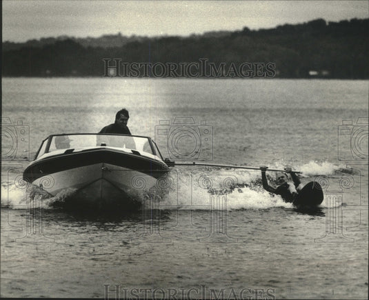1989 Water skier Tom Schultz tries 