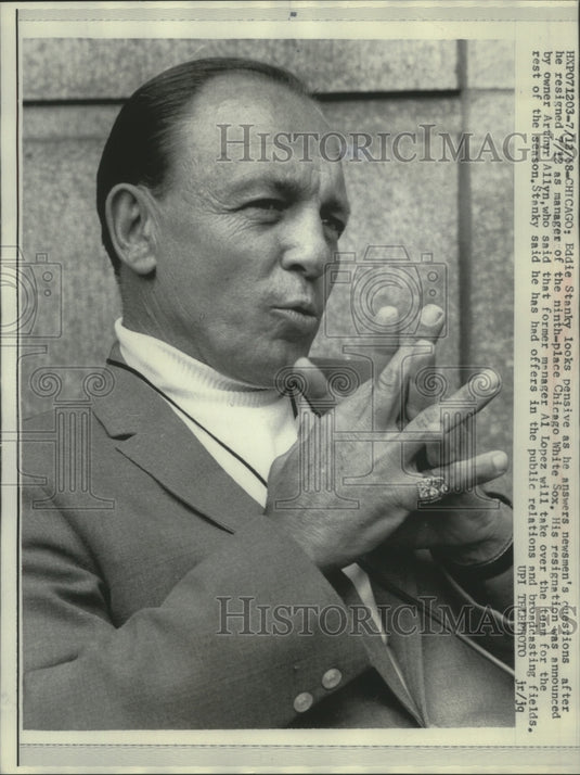 1968 Chicago-Eddie Stanky answering questions to news men - Historic Images