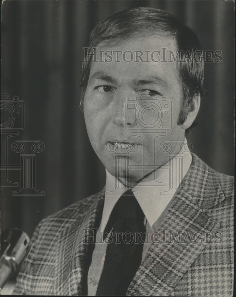 1975 Green Bay Packers football coach, Bart Starr - Historic Images