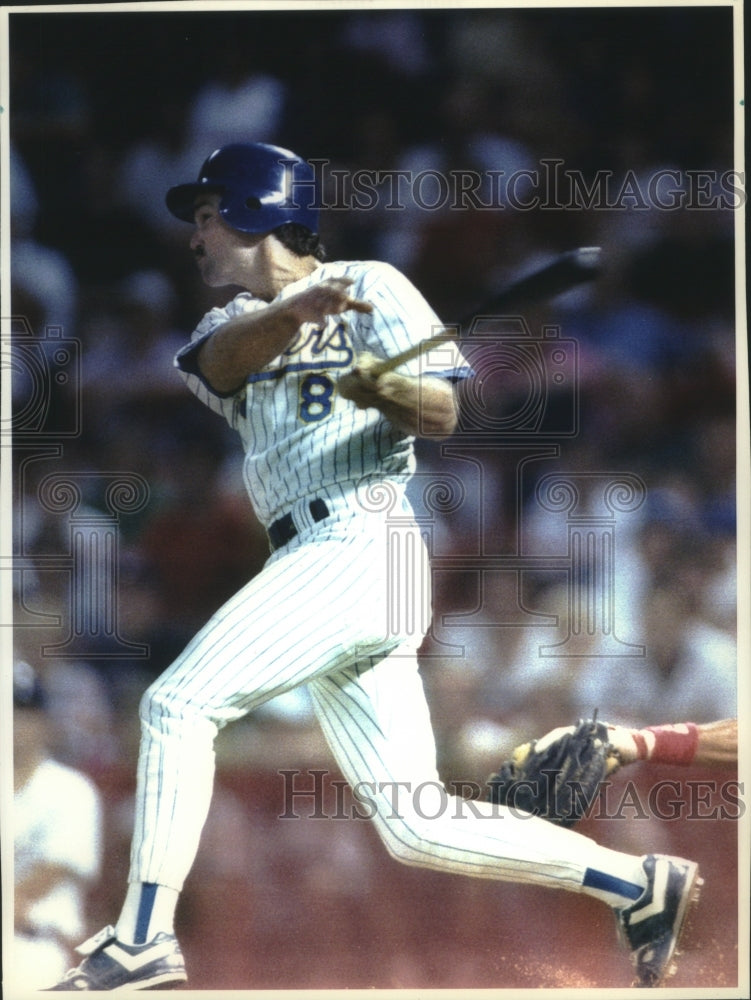 1993 Milwaukee Brewers baseball player Dickie Thon in action - Historic Images