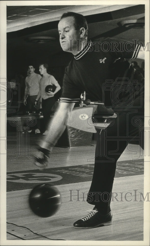 1968 Press Photo Harry Smith, a bowler from Fresno, California - mjt17221- Historic Images