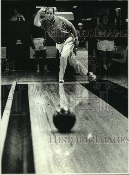 1994  Owner if Strachota's Milshore Bowl, David Strachota, bowling - Historic Images