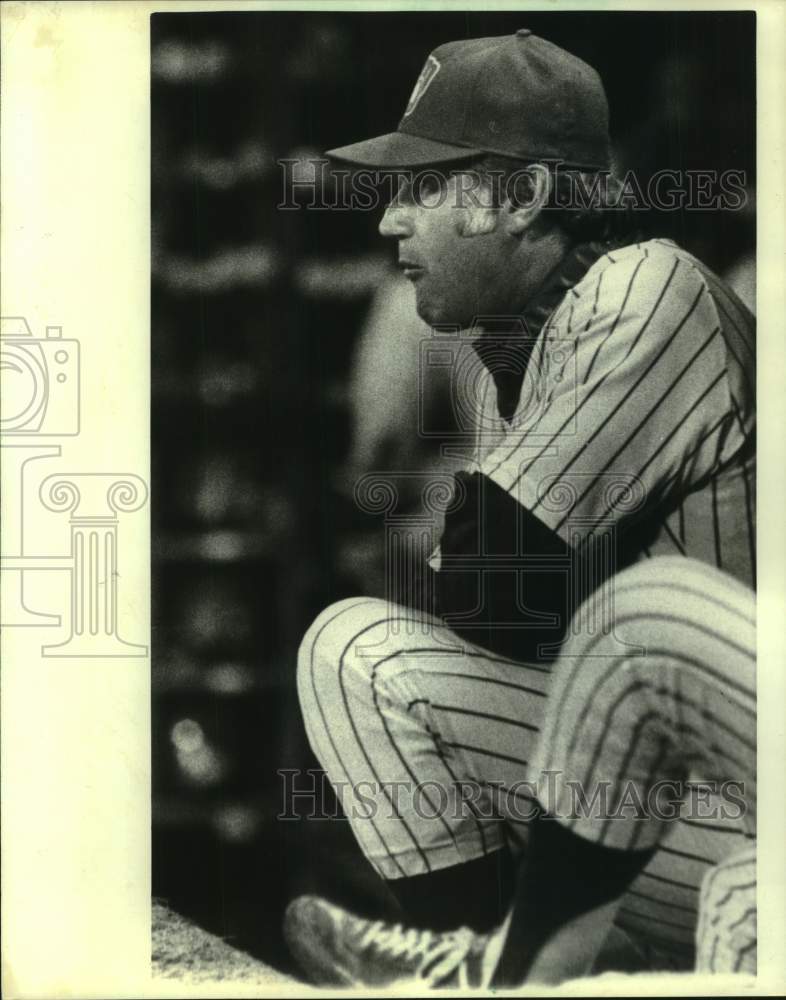 1982 Milwaukee Brewers manager Buck Rodgers in dugout at ballpark - Historic Images