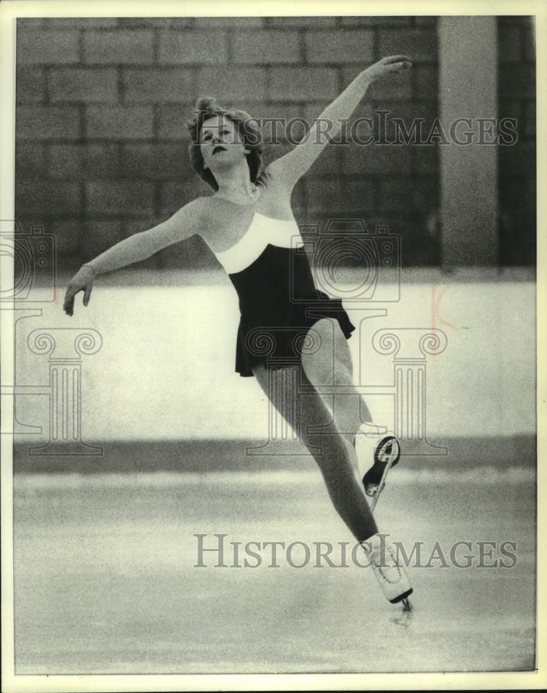 1981 World Ladies Junior Ice Skating Champion Rosalynn Sumners - Historic Images