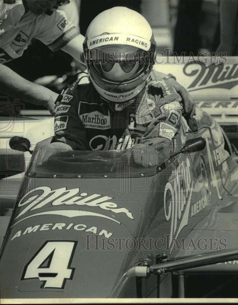 1985 Press Photo Indianapolis 500 Winner Danny Sullivan In Miller Racing Car - Historic Images