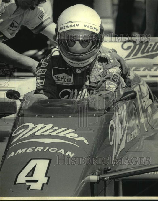 1985 Press Photo Indianapolis 500 Winner Danny Sullivan In Miller Racing Car - Historic Images