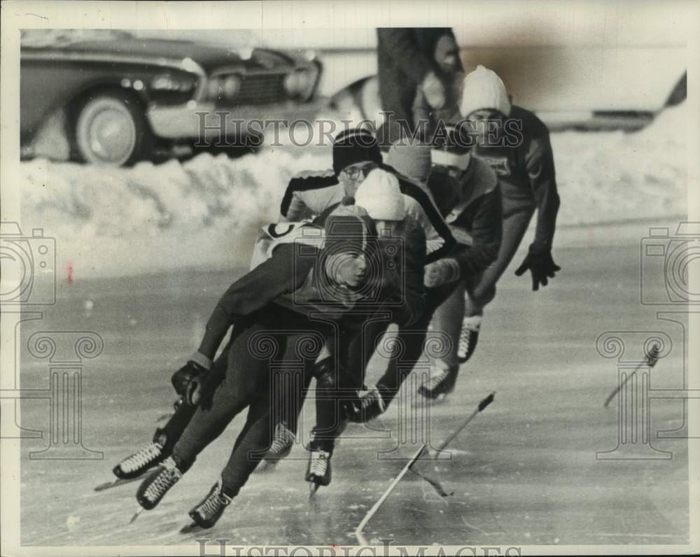 1963 Press Photo Tom Maday leads North American Speed Skating race, Oconomowoc- Historic Images