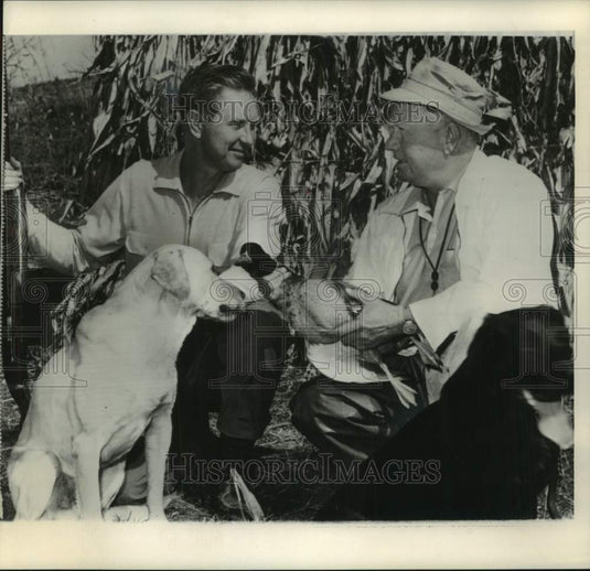 1964 manager Red Schoendienst and Cotton Pershall in Illinois - Historic Images