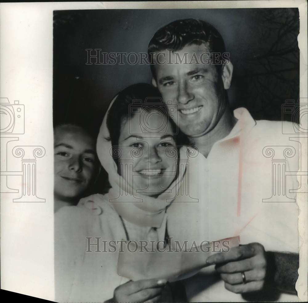 1962 United States Golfer Doug Sanders with His Wife - Historic Images