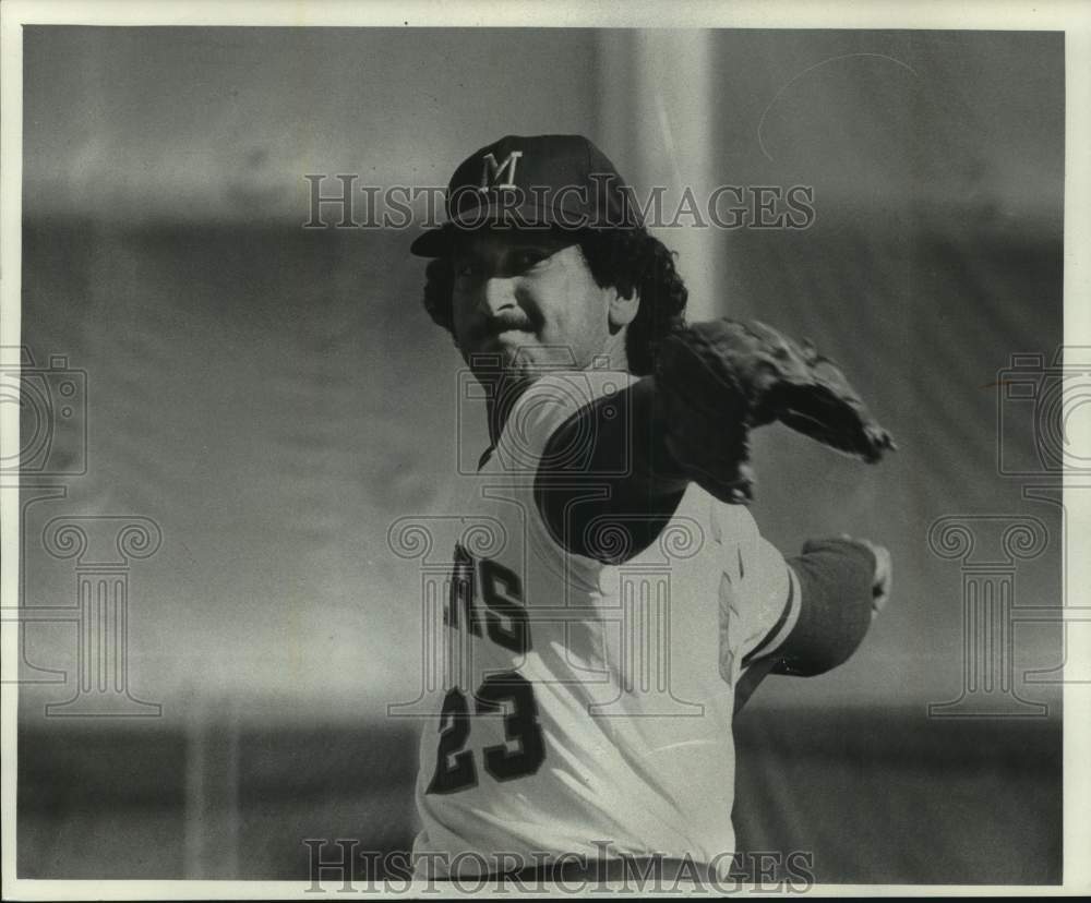 1978 Press Photo Brewers&#39; Pitcher Eduardo Rodriguez Tossing Baseball in Practice- Historic Images