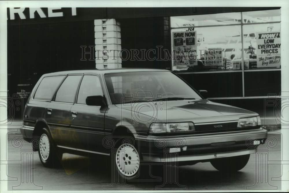 1986 Press Photo 1987 Toyota Camry LE Wagon - mjt19726 - Historic Images