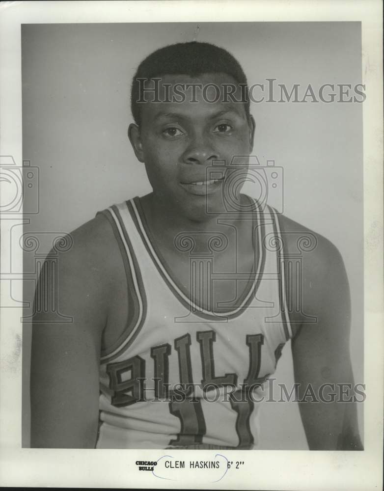 1969 Clem Haskins with Chicago Bulls. - Historic Images