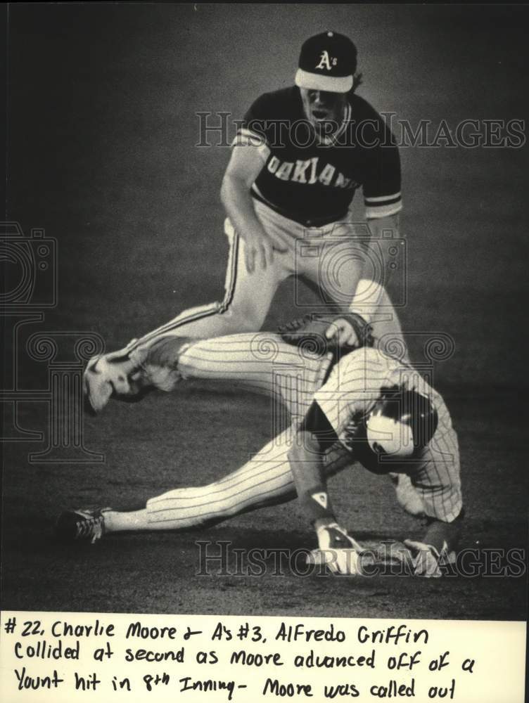 1985 Press Photo Brewers&#39; Charlie Moore and A&#39;s Alfredo Griffin Collide- Historic Images